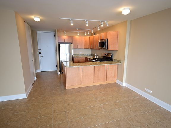 4th image of 1960 N Lincoln Park W APT 2705