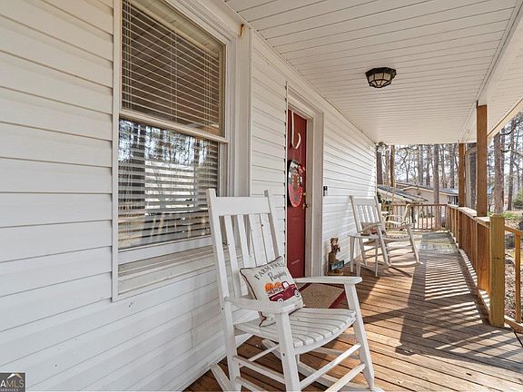 2nd image of 109 Horseshoe Bend Rd