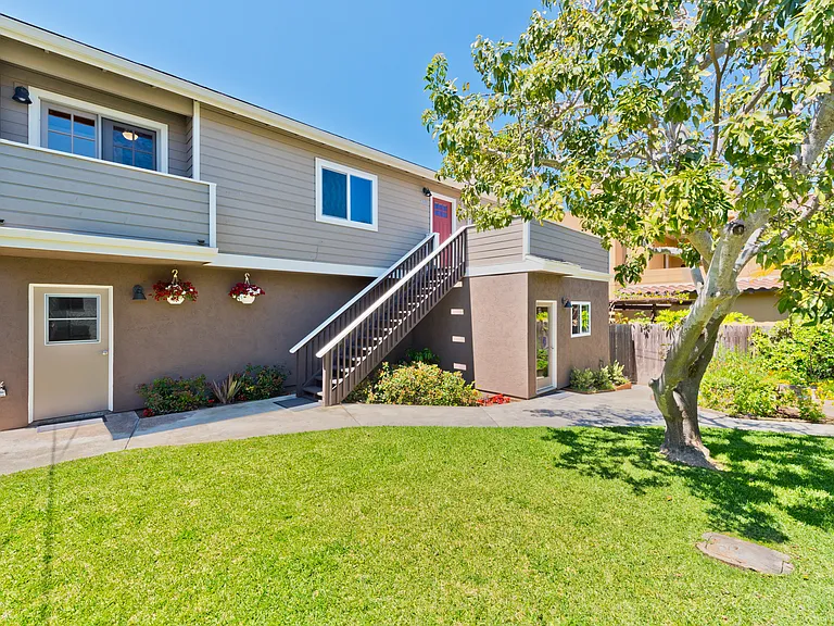 4587 Bermuda Ave — Photo 2