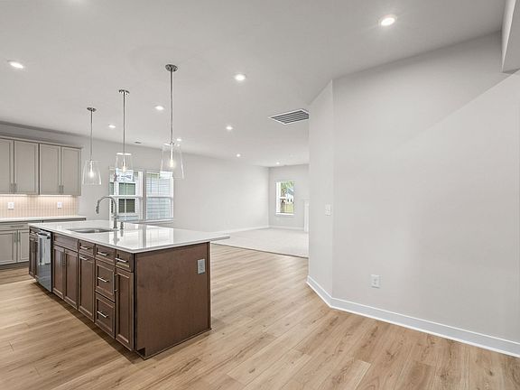 4th image of 9020 Majestic Ct