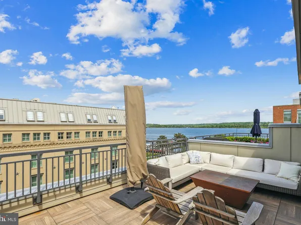 16 Duke St, Alexandria, VA 22314