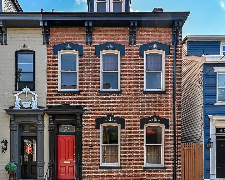 617 Avery St — Photo 1