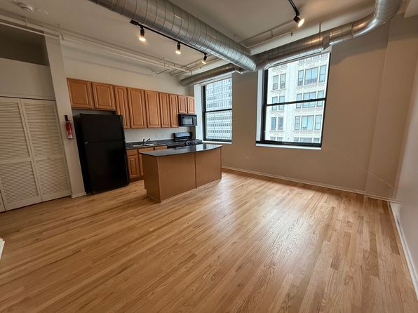 6 E Monroe St APT 901