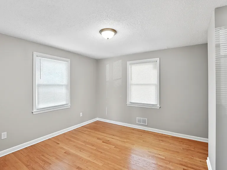 4924 Frankford Ave — Photo 11