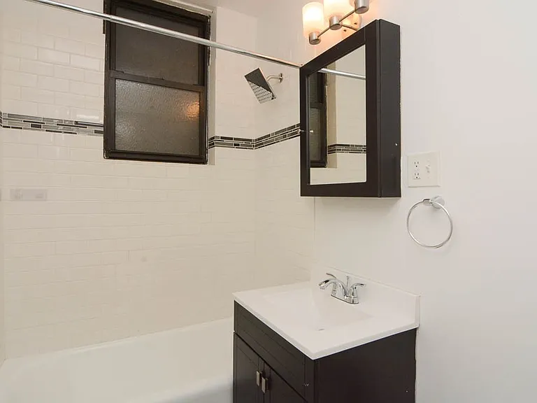 3345 N Marshfield Ave #501 — Photo 12