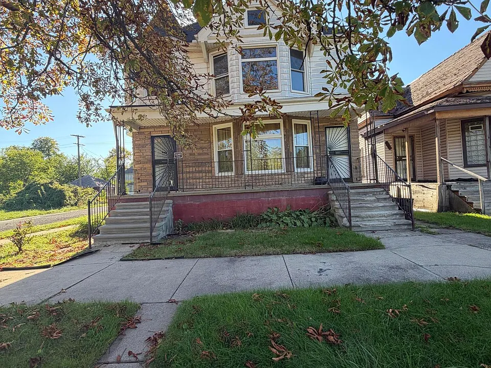 5205 Canton St
