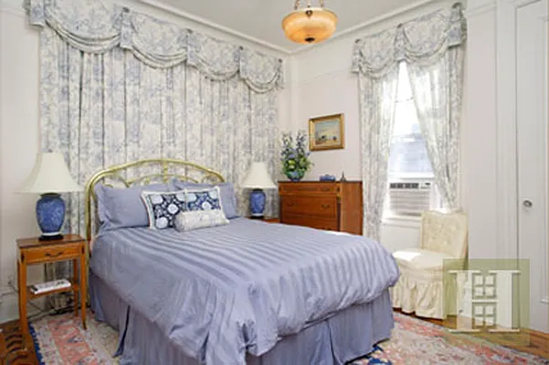 Sold by Jeff Weisbord Real Estate | media 11