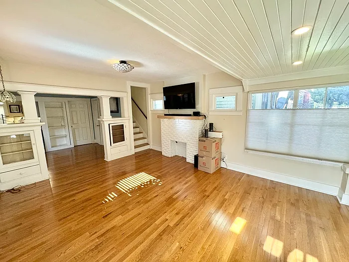 425 W 5th St — Photo 5
