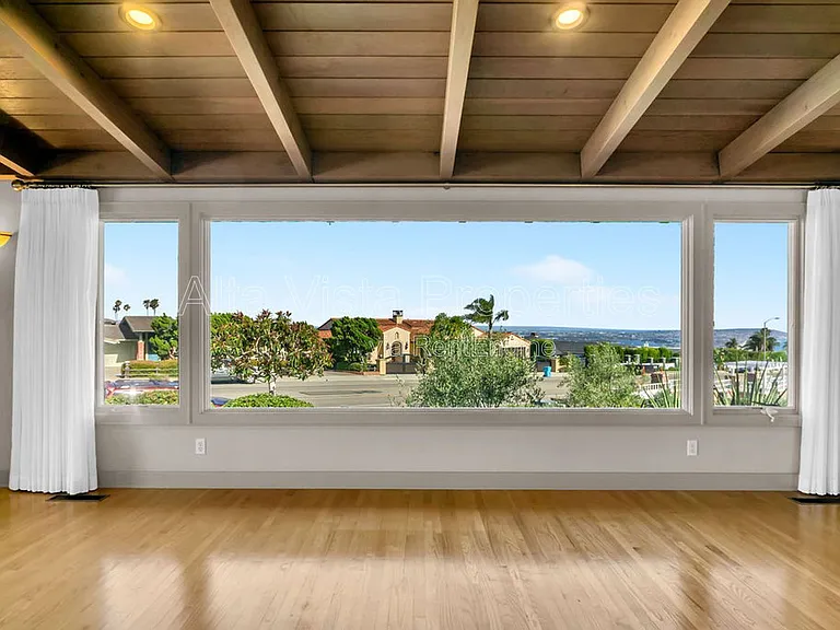 5940 La Jolla Mesa Dr — Photo 7