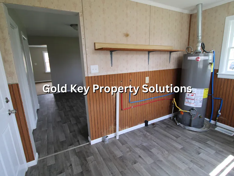 505 W 21st St — Photo 17