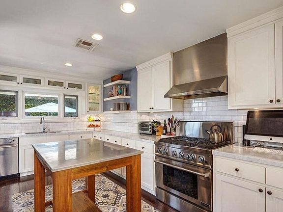 5th image of 617 Huntley Dr