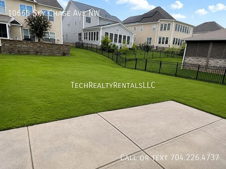 10665 Sky Chase Ave NW — Photo 29