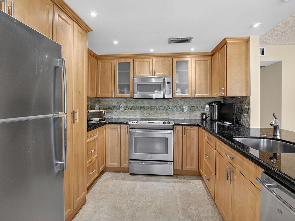 1st image of 1027 Yarmouth Drive #B