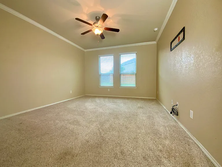 1810 Logan Trl — Photo 18