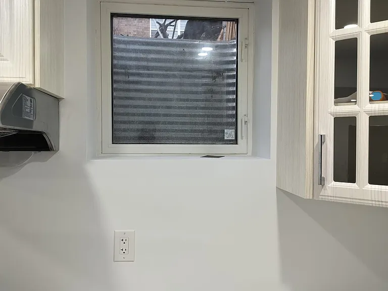 852 McNair Cir #LOWER — Photo 8