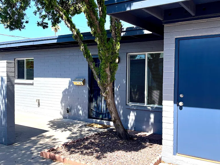 1058 W Flint St #C — Photo 1
