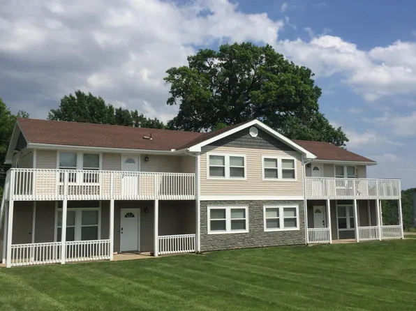 1733 Lawrence Ave, Leavenworth, KS