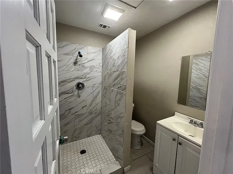 18530 Eucalyptus St — Photo 15