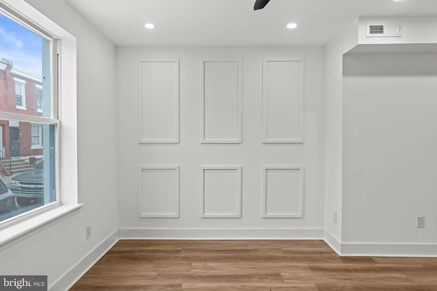 3 bed, 1000 sqft, $1,700 — Photo 3