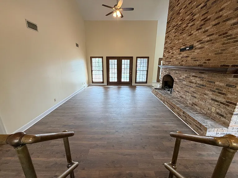 2124 Northwood Cir — Photo 6