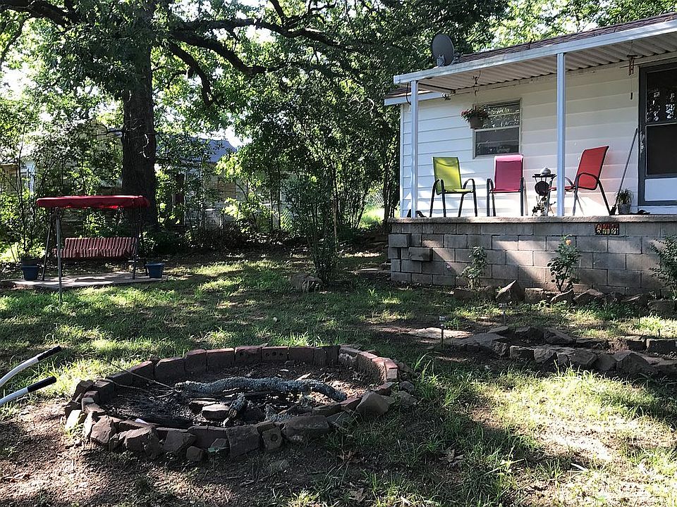 1st image of 614 W Ash Ave