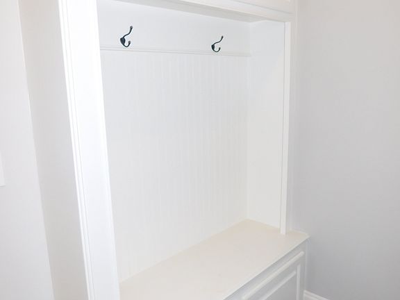 4th image of 105 Lennox Pl