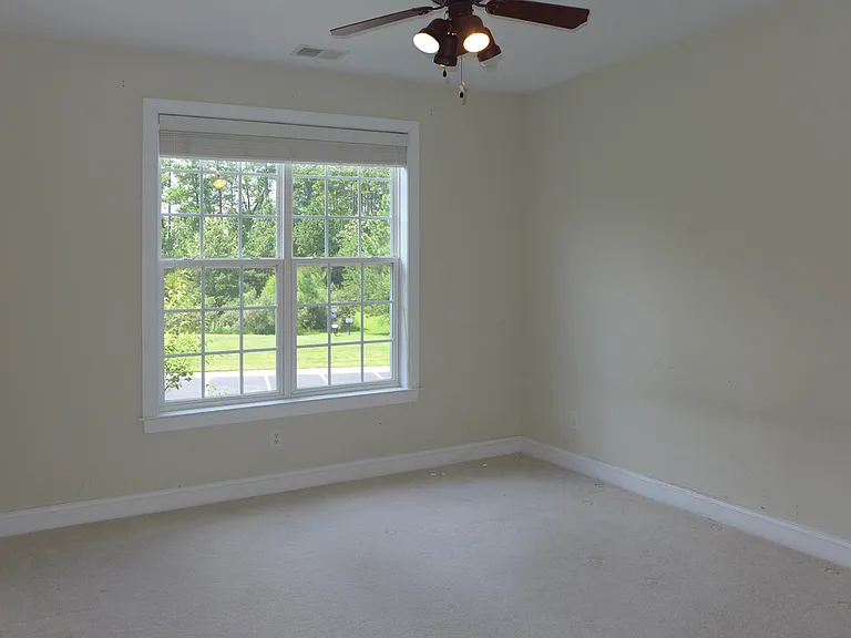 922 Providence Glen Dr — Photo 11