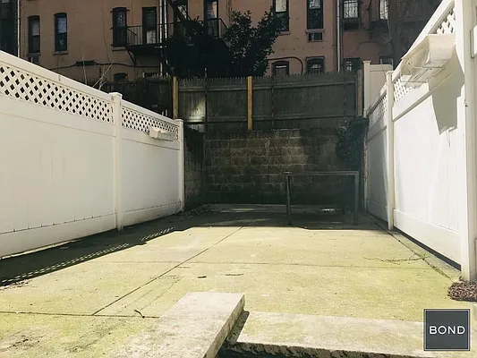 Rented by Bond New York | media 8