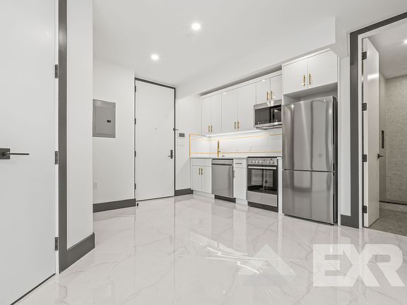 4th image of 1336 Dekalb Ave #3E