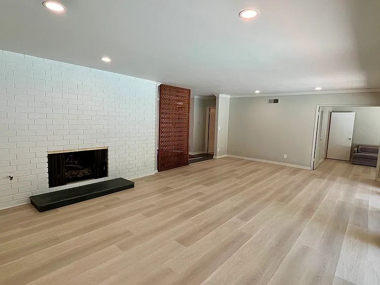 16641 Park Lane Cir — Photo 13