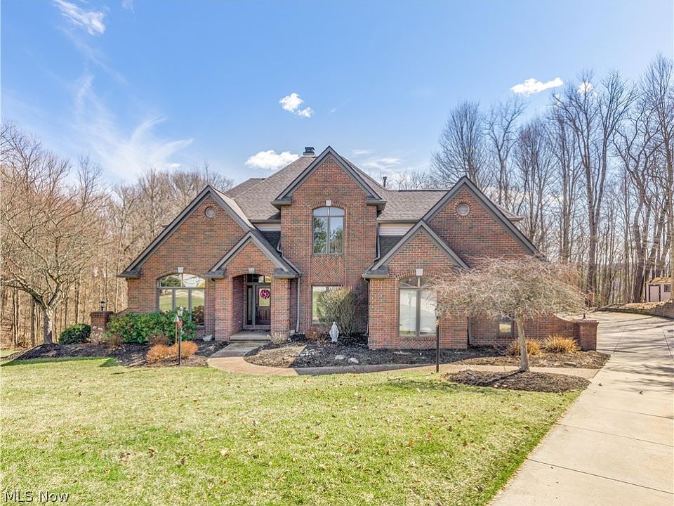1st image of 2708 Carriage Hill Ln