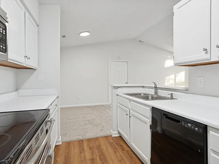 1563 N King St #105 — Photo 12