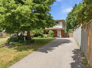340 Cyrus St, Cambridge, ON N3H 1H3