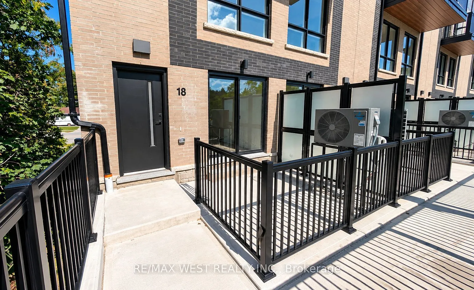 3 bed, $2,500 — Photo 1
