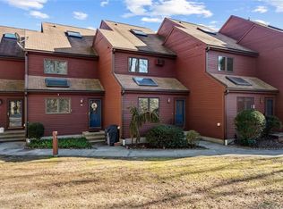 97 W Main St APT 45, Niantic, CT 06357