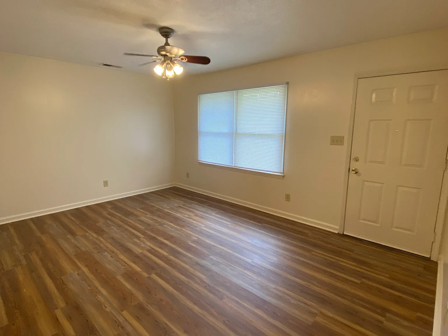 1213 Ridgemont Ave — Photo 4