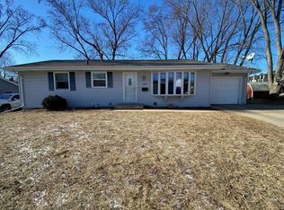 2145 Key Way Dr, Dubuque, IA 52002
