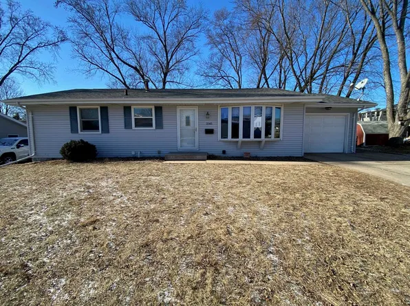2145 Key Way Dr, Dubuque, IA 52002