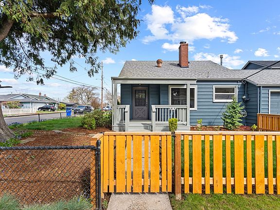 4th image of 6909 NE Multnomah St Unit A