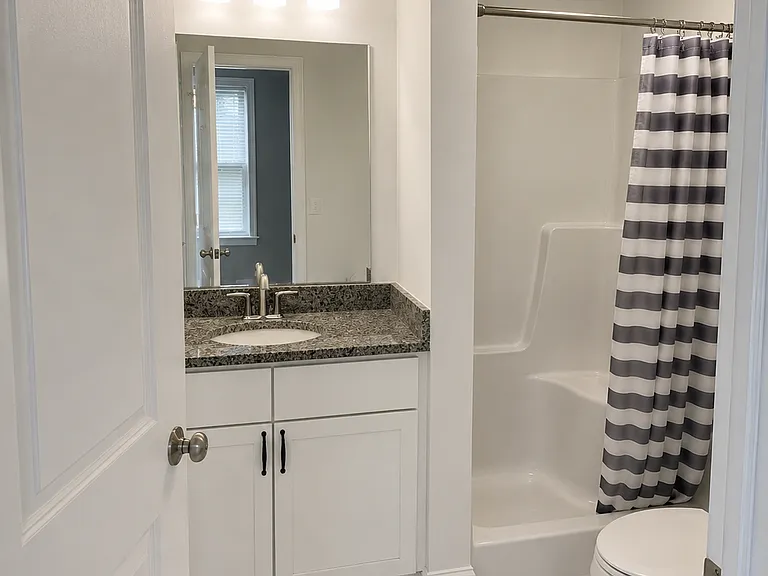 20 Dumaine Ave #D — Photo 12