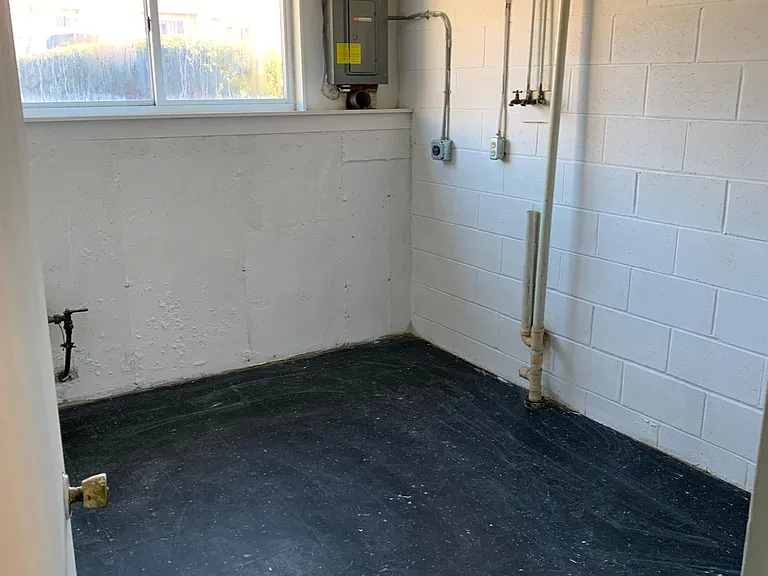Utility Room with Laundry Hookups