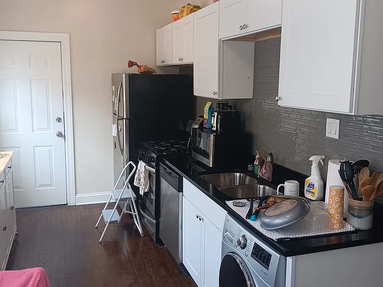 1130 Maple Ave #1 — Photo 1