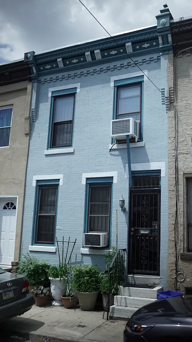 2215 Greenwich St photo 1