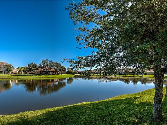 3rd image of 2604 Suncoast Lakes Blvd