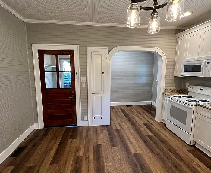 113 Ervin St — Photo 10