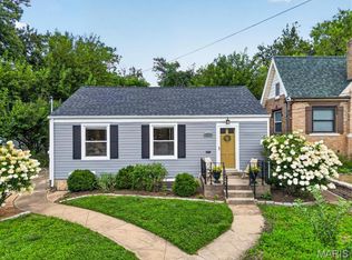818 Sanders Pl, Saint Louis, MO 63126