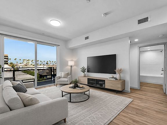 5th image of 1240 Magnolia Ave #103