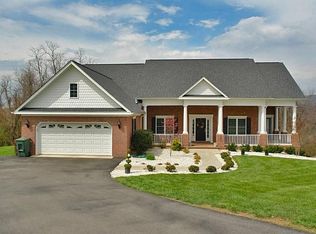 167 Buck Ln, Roanoke, VA 24012