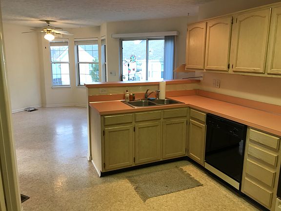 4th image of 313 Crooked Oak Ct