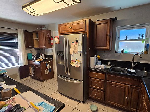 4th image of 826 Allerton Ct